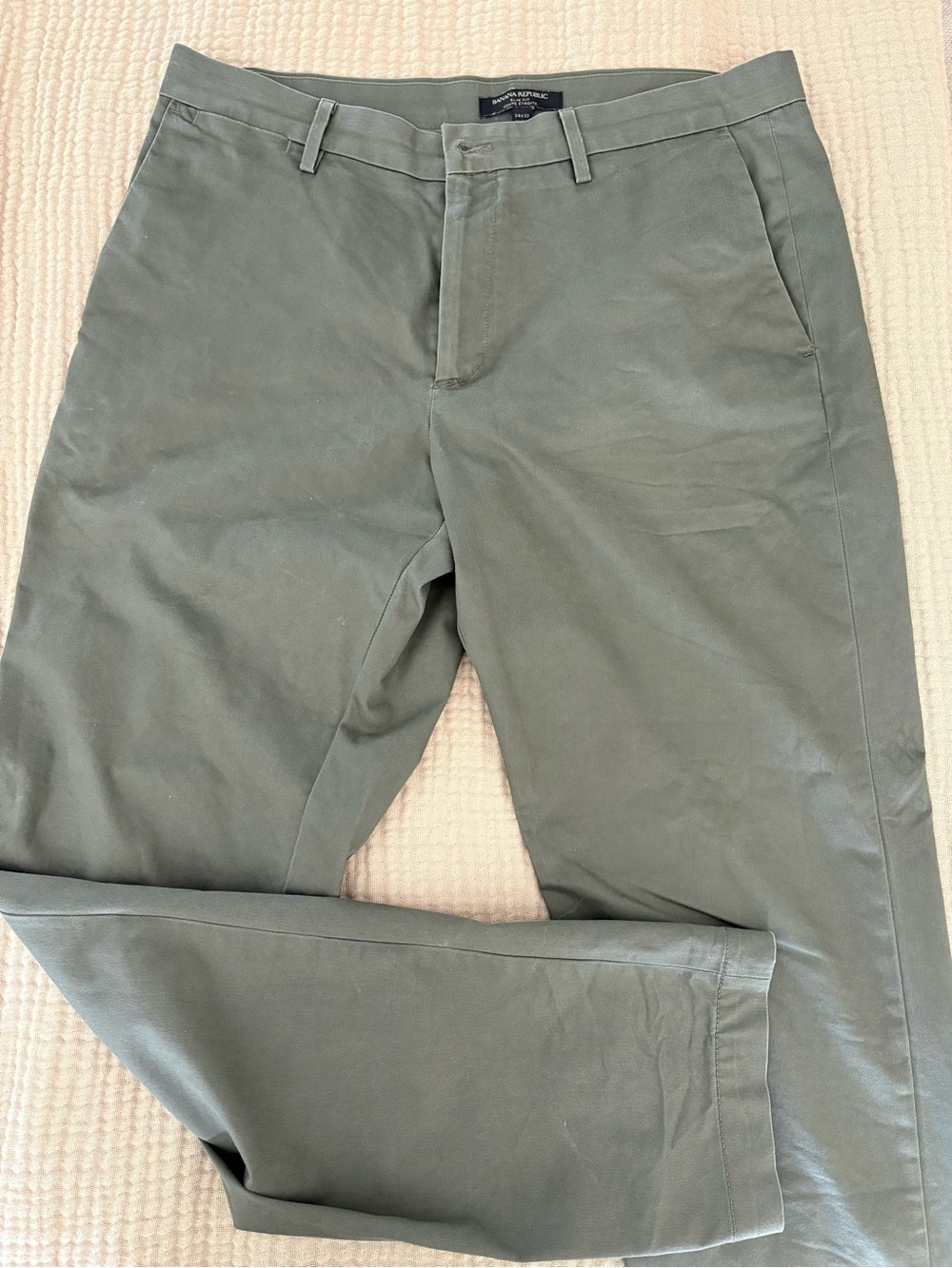 Banana Republic Men's Olive Chinos - Classic Straight Fit